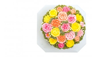 Dal fondant al piping: gli strumenti indispensabili per le decorazioni