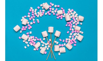 Festa di Carnevale con i marshmallows: decorazioni eleganti e allegre