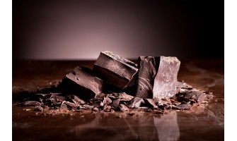 Benefici cioccolato fondente: verità e miti su questo dolce amato in tutto il mondo