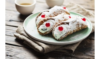 Come abbinare perfettamente i vini per esaltare il sapore dei cannoli siciliani