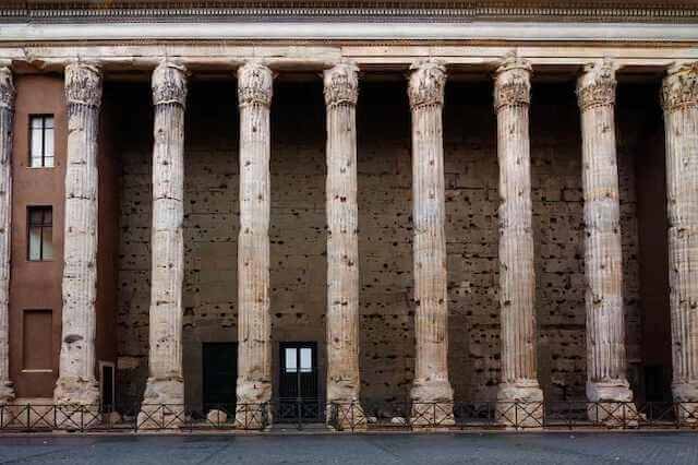 Tempio di Adriano a Roma: storia
