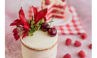 Dolci leggeri e creativi per l’estate con la pasticceria che rinfresca agosto